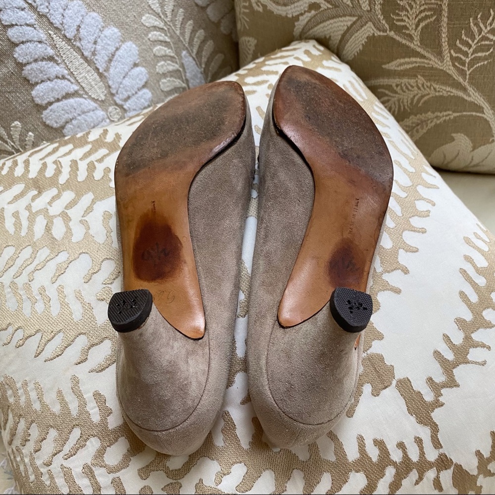 Salvatore Ferragamo Suede Bow Heels SZ 9.5 - Picture 10 of 10